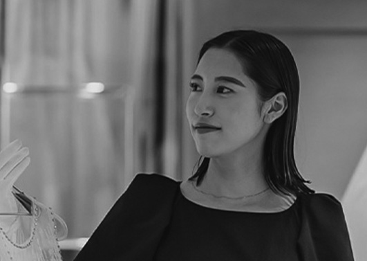 ドレスコーディネータ―の永江希歩(ながえきほ)