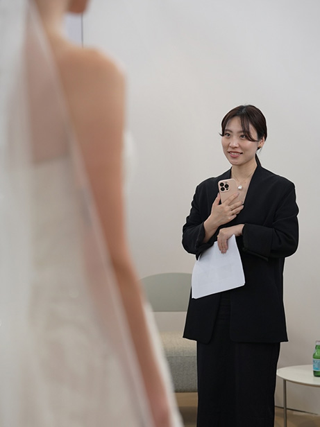 ドレスコーディネータ―　エキスパート兼ブランドマーケティングチームの槙島美緒(まきじまみお)のスタッフインタビュー