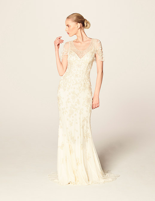 ジェニー・パッカム(JENNY PACKHAM) 柔らかなファブリックに繊細なビーディングが施されたデザインが象徴的なブランド。滑らかな素材はしなやかな女性らしさを演出し、ビーディングはまるでジュエリーのような美しい輝きを放つ。