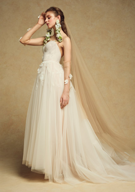 'I am my own muse.' ウェディングドレス:ジェニー パッカム(Jenny Packham)