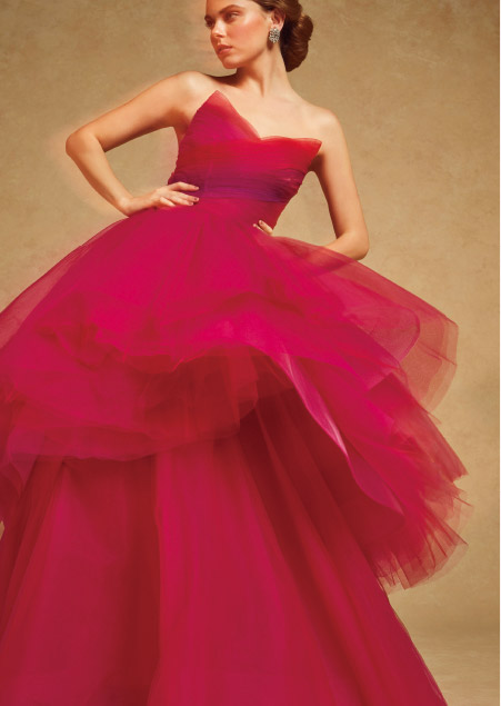 'All eyes on me.' カラードレス:モニーク ルイリエ (Monique Lhuillier)