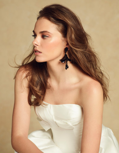 '飾らない美しさ' ウェディングドレス:ヴィクター&ロルフ マリアージュ( VIKTOR&ROLF MARIAGE)