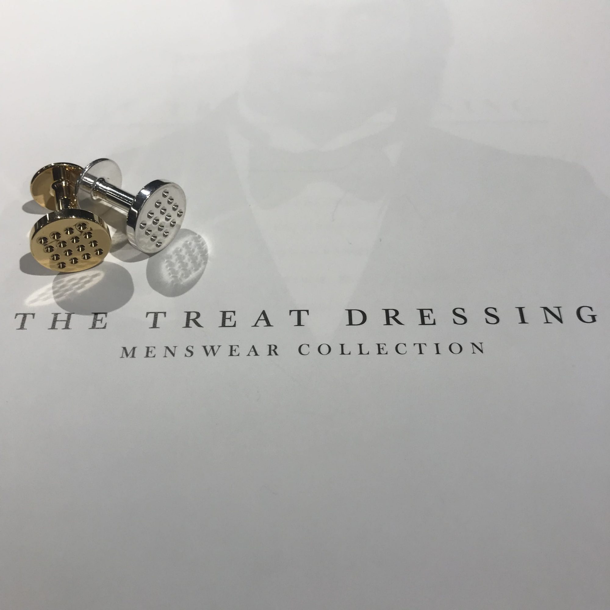 カフスボタン THE TREAT DRESSING