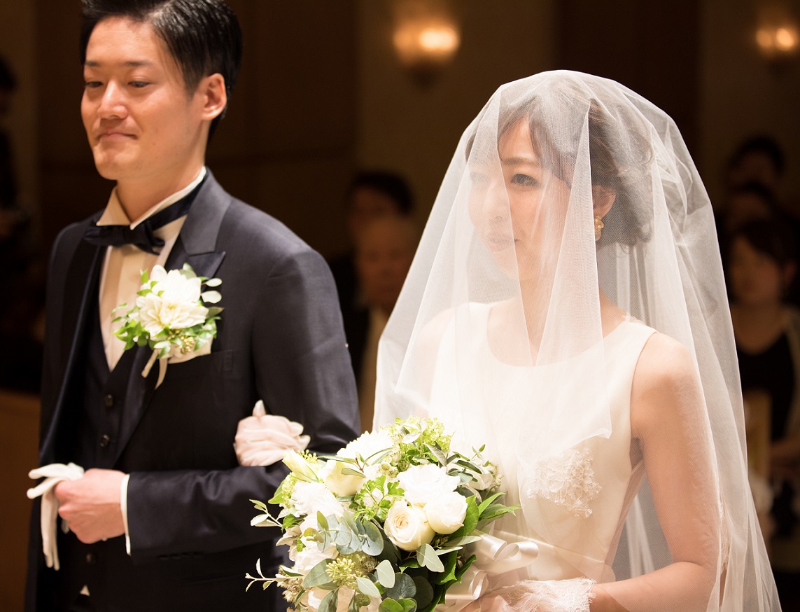 横浜ロイヤルパークにて結婚式を挙げられた花嫁様　ベールダウン