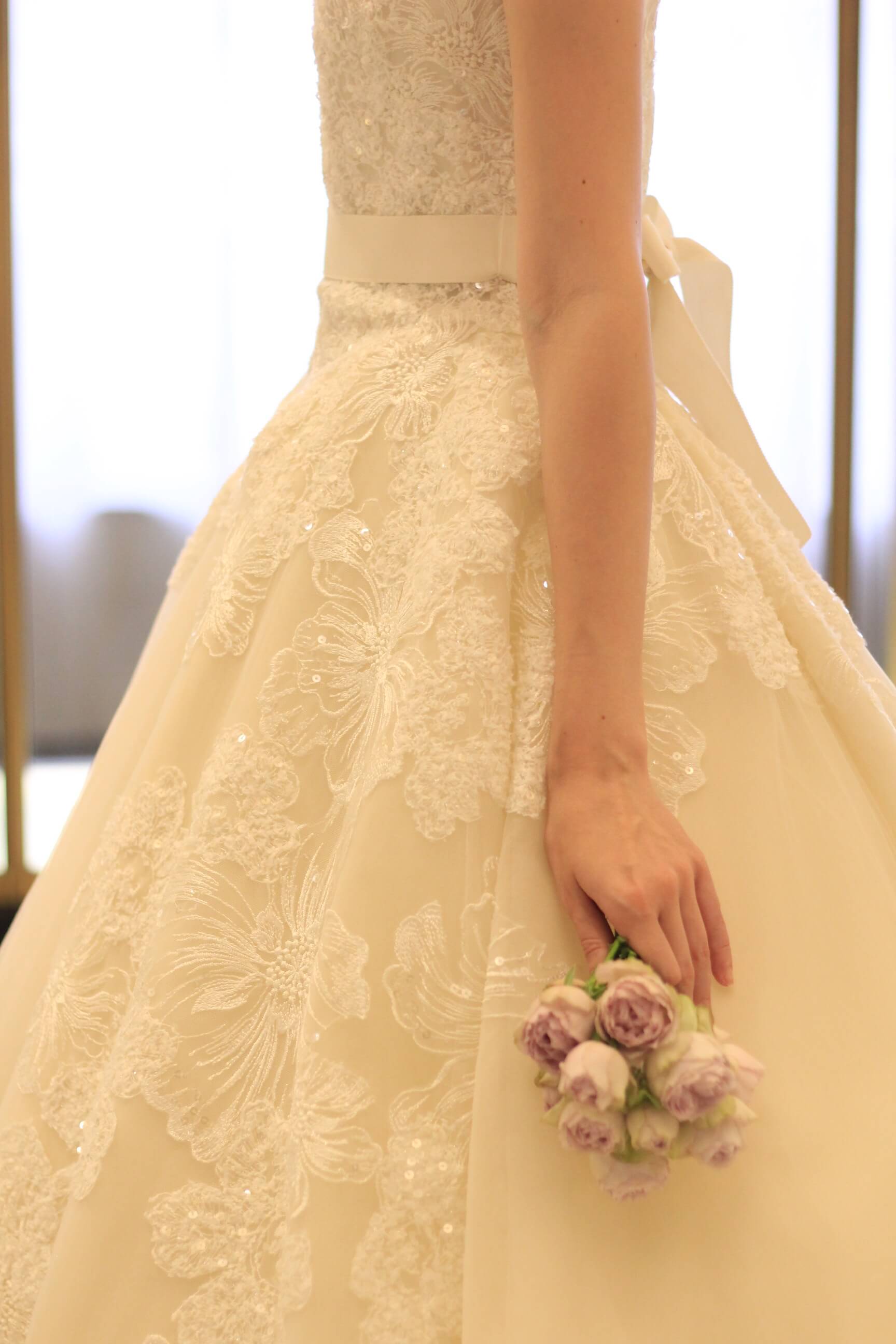 パレスホテル東京の花嫁様に人気のプリンセスラインのウェディングドレス