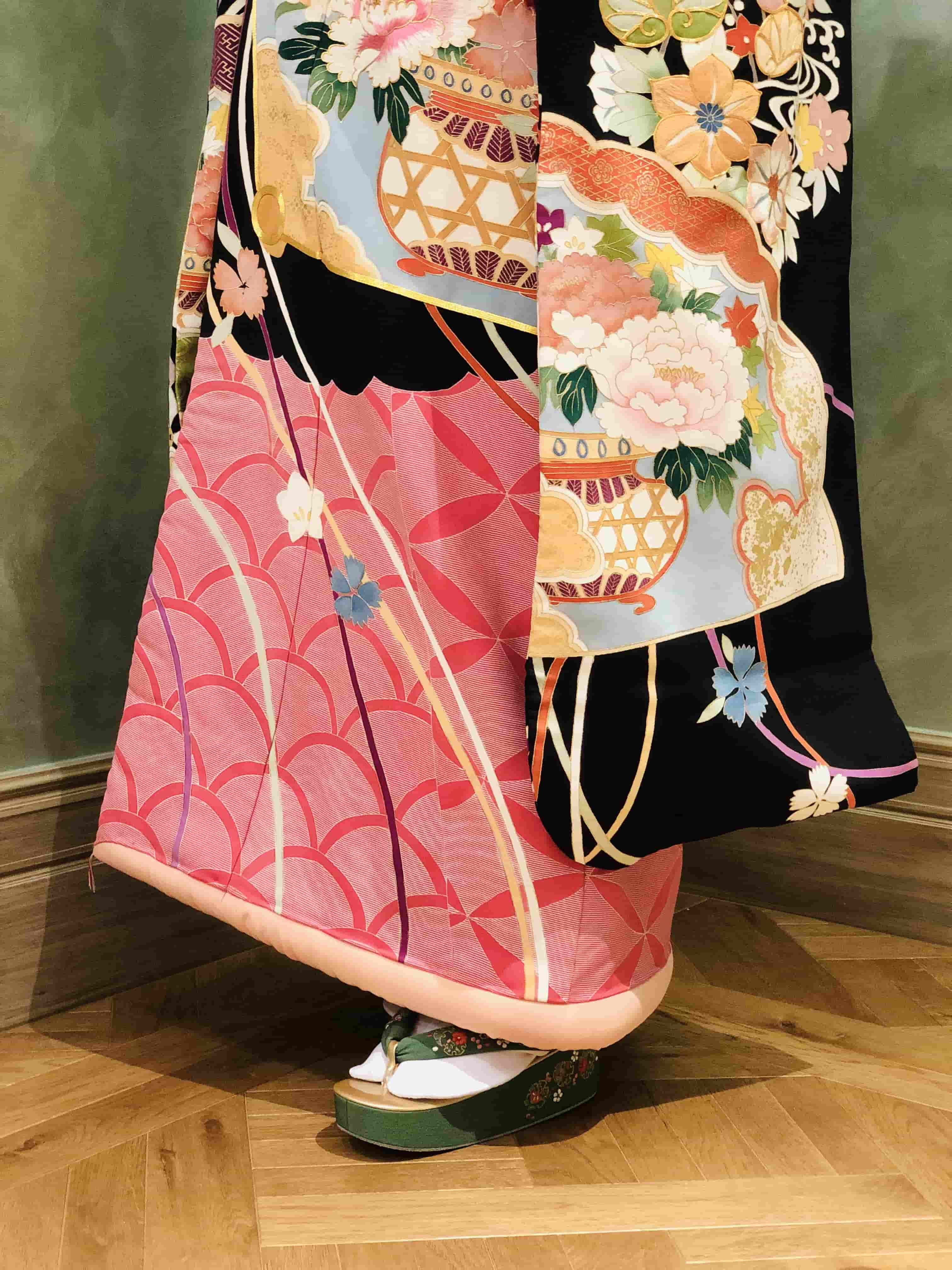 名古屋の結婚式の色打掛のかわいい衣裳のコーディネートの紹介