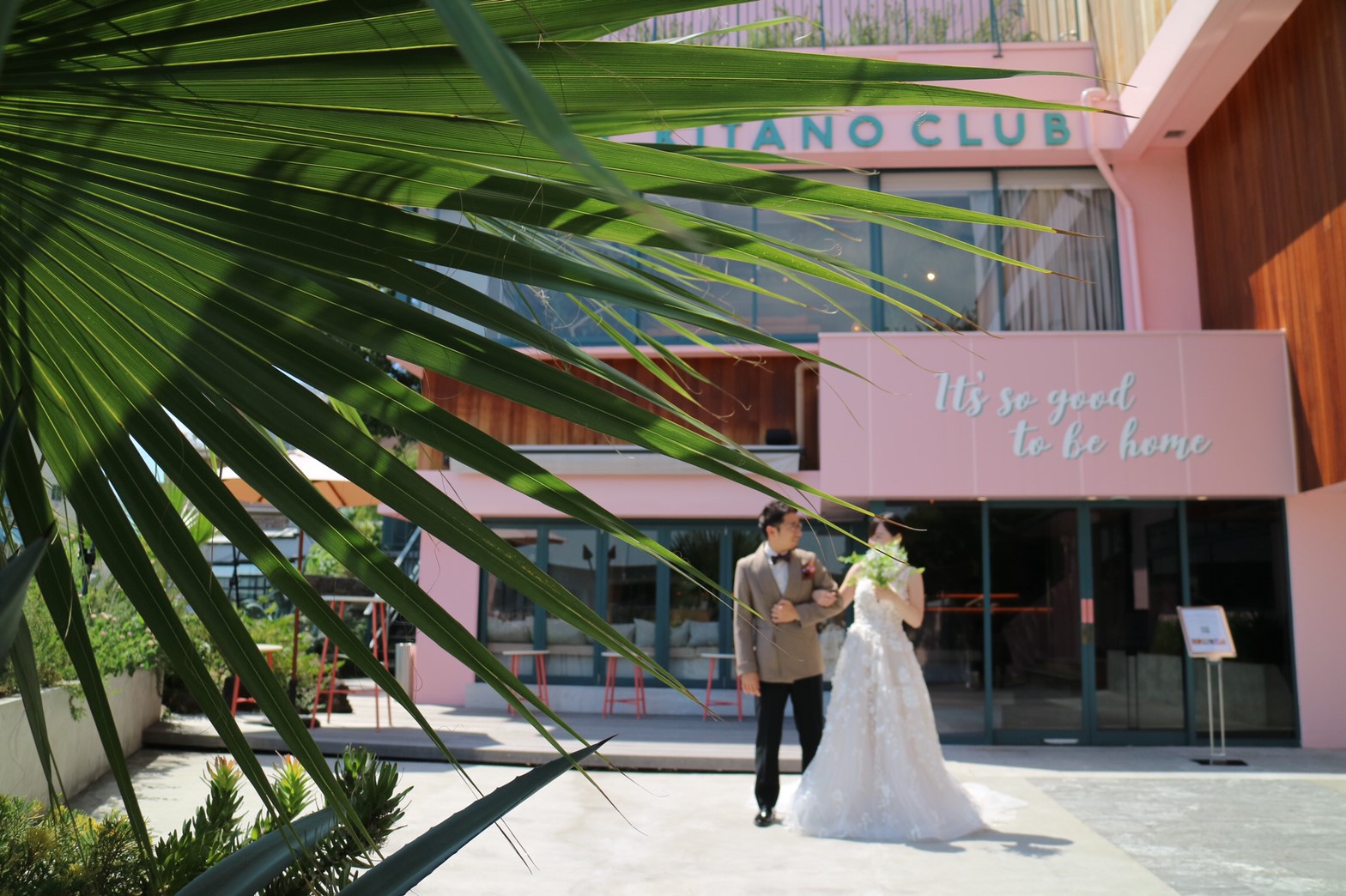神戸北野に佇むピンクの建物が印象的な結婚式場ホテル北野クラブ
