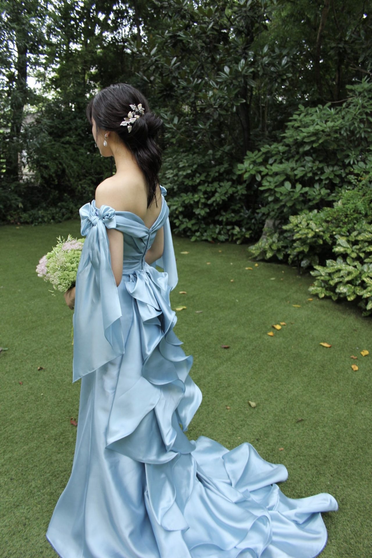ザナンザンハウスにオススメのブルーのカラードレスのご紹介