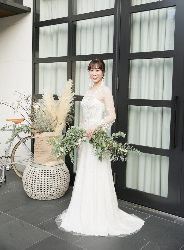 ラスティックウェディングをテーマにした結婚式で選ばれたのは、THE TREAT DRESSING横浜店で出会ったジェニーパッカムのウェディングドレス