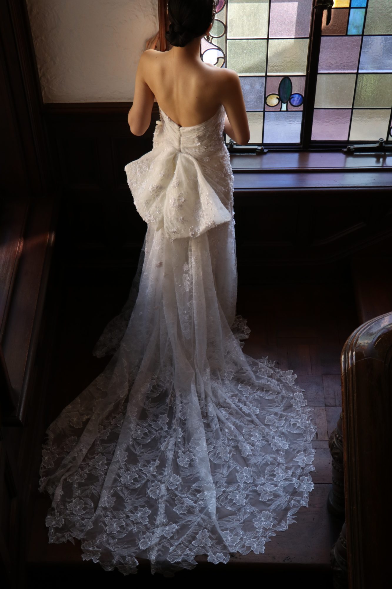 赤坂プリンスクラシックハウスに合う後ろ姿が美しいウエディングドレス