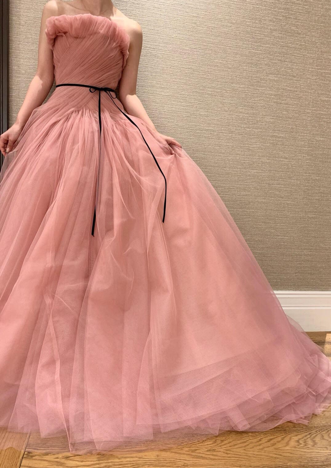 カラードレスのご紹介 Pink Red トリートがおすすめする年にトレンドのカラードレス ニュース トピックス ウエディングドレス カラードレスのレンタル ザ トリート ドレッシング カラードレスのご紹介 Pink Red トリートがおすすめする年にトレンドのカラードレス ニュース トピックス ウエディングドレス カラードレスのレンタル ザ トリート ドレッシング