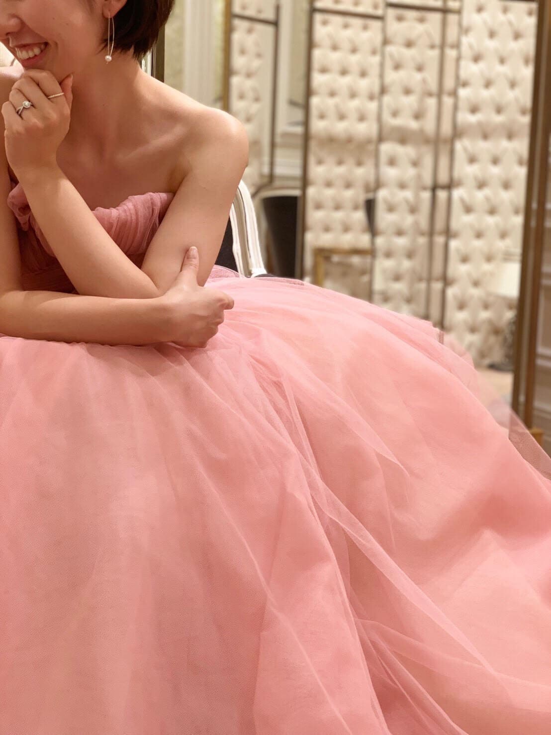カラードレスのご紹介 Pink Red トリートがおすすめする年にトレンドのカラードレス ニュース トピックス ウエディングドレス カラードレスのレンタル ザ トリート ドレッシング カラードレスのご紹介 Pink Red トリートがおすすめする年にトレンドのカラードレス ニュース トピックス ウエディングドレス カラードレスのレンタル ザ トリート ドレッシング