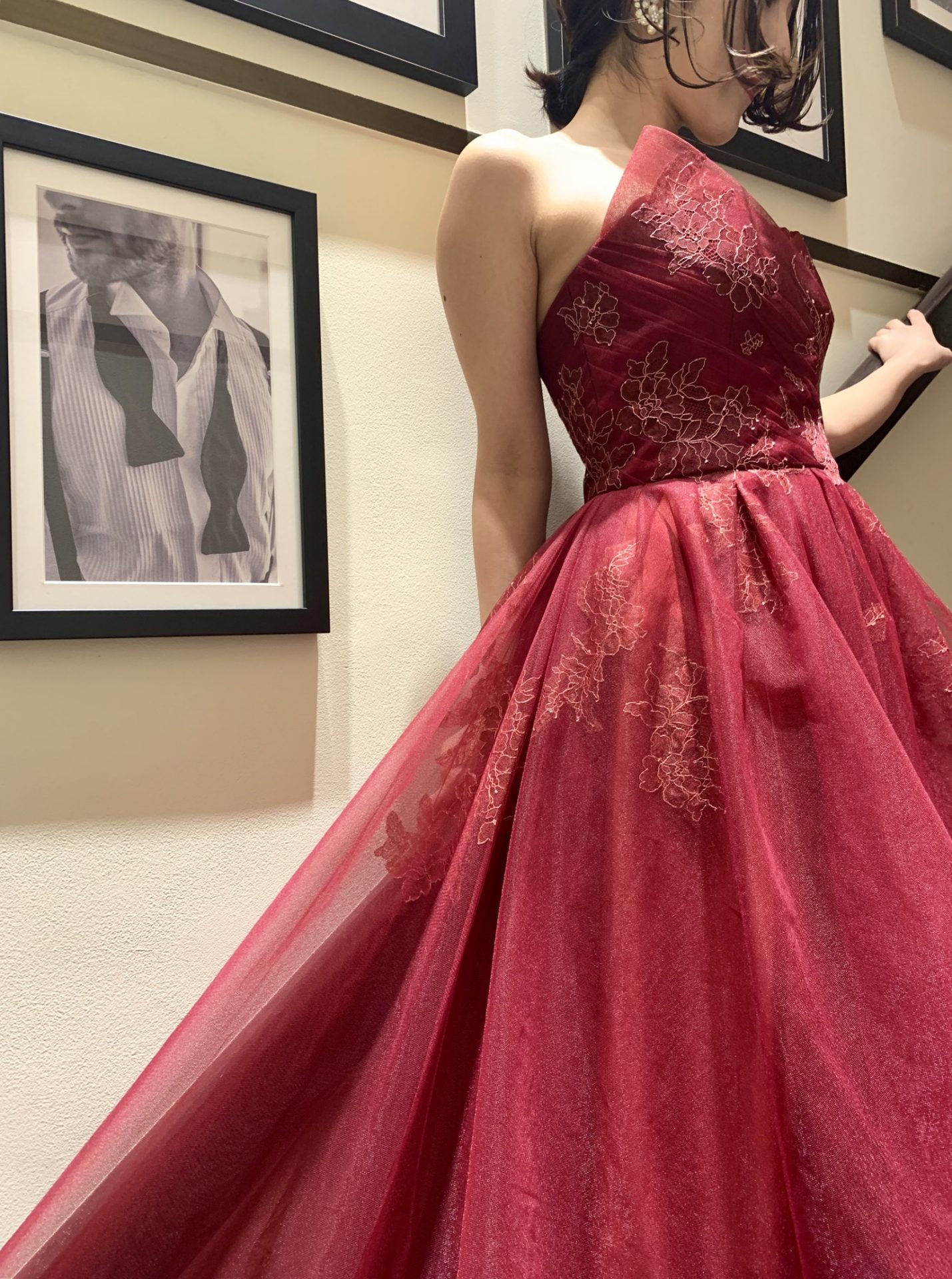 ザトリートドレッシング神戸店に入荷した新作の赤のカラードレス