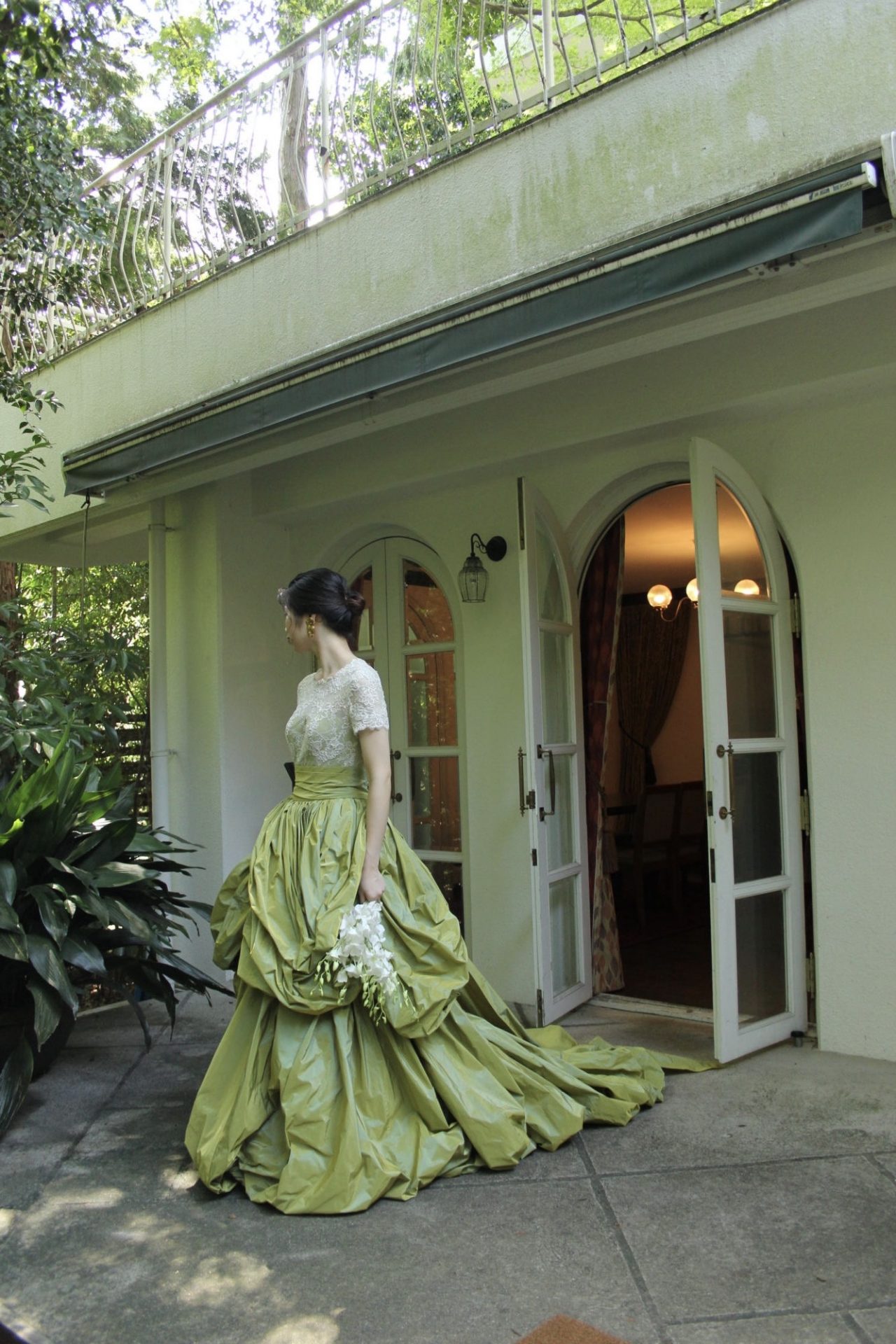 ザナンザンハウスにオススメのグリーンのカラードレスのご紹介