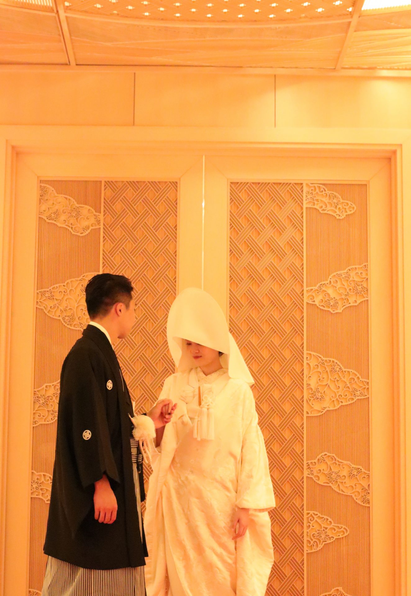 和婚をお考えの新郎新婦様に是非お勧めしたいパレスホテル東京の神殿での結婚式では、提携ドレスショップであるザ・トリート・ドレッシングアディション店の格式高い紋付羽織袴と白無垢をお勧めいたします