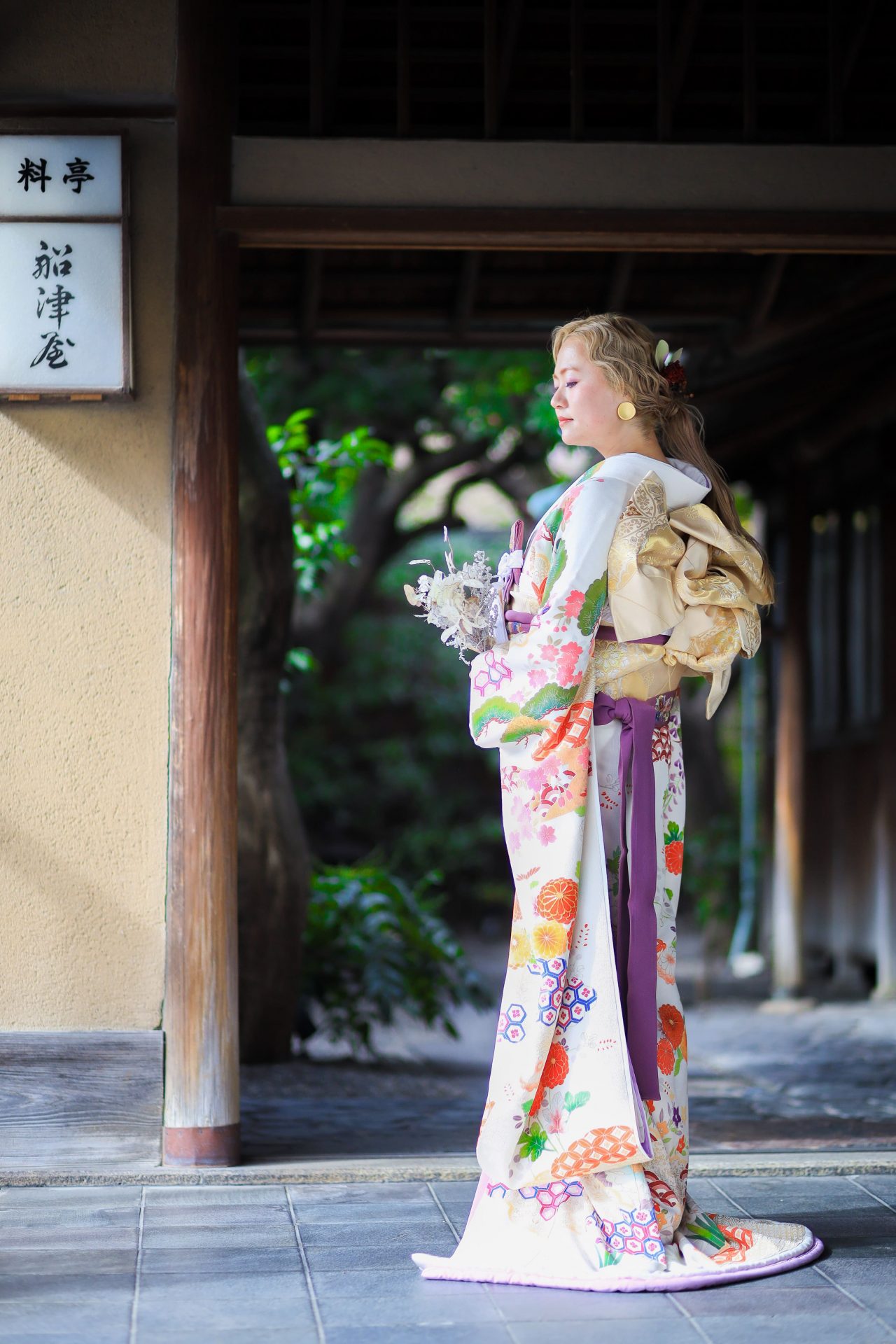 THE FUNATSUYAにてお式や前撮りをされる花嫁様におすすめの白地の本振袖