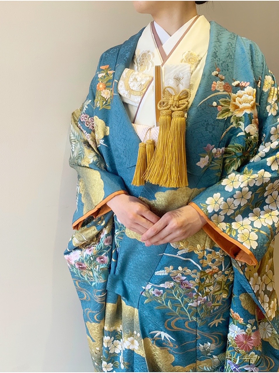 京都の和モダンな結婚式会場や日本庭園のある落ち着いた和婚におすすめのザ・トリート・ドレッシングの色打掛