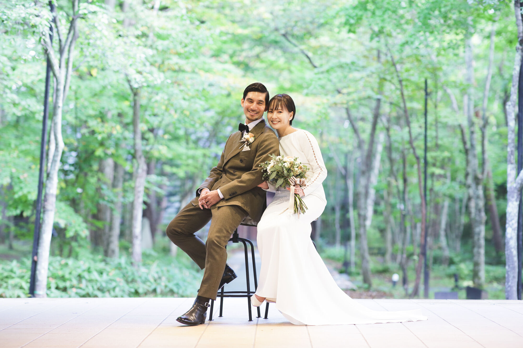 リゾートウェディングでアットホームな結婚式を緑いっぱいの軽井沢高で叶えたご新郎ご新婦様。
