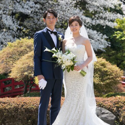 モニークルイリエのマーメイドラインのレンタルウェディングドレスを着てウェディングフォト撮影