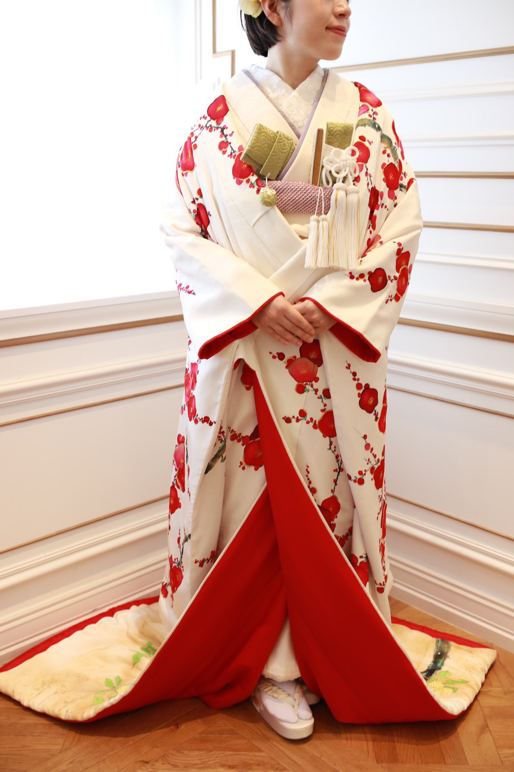 THE TREAT DRESSING名古屋店でお取り扱いしている人気の白地の色打掛