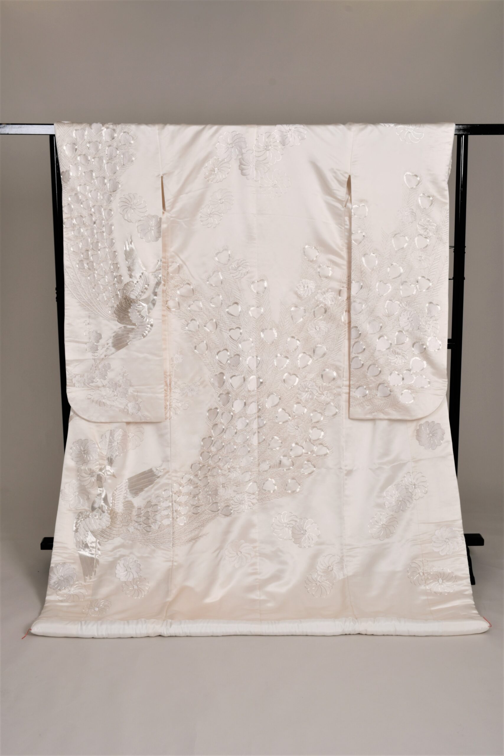 THE TREAT DRESSINGがおすすめする正絹の白無垢。