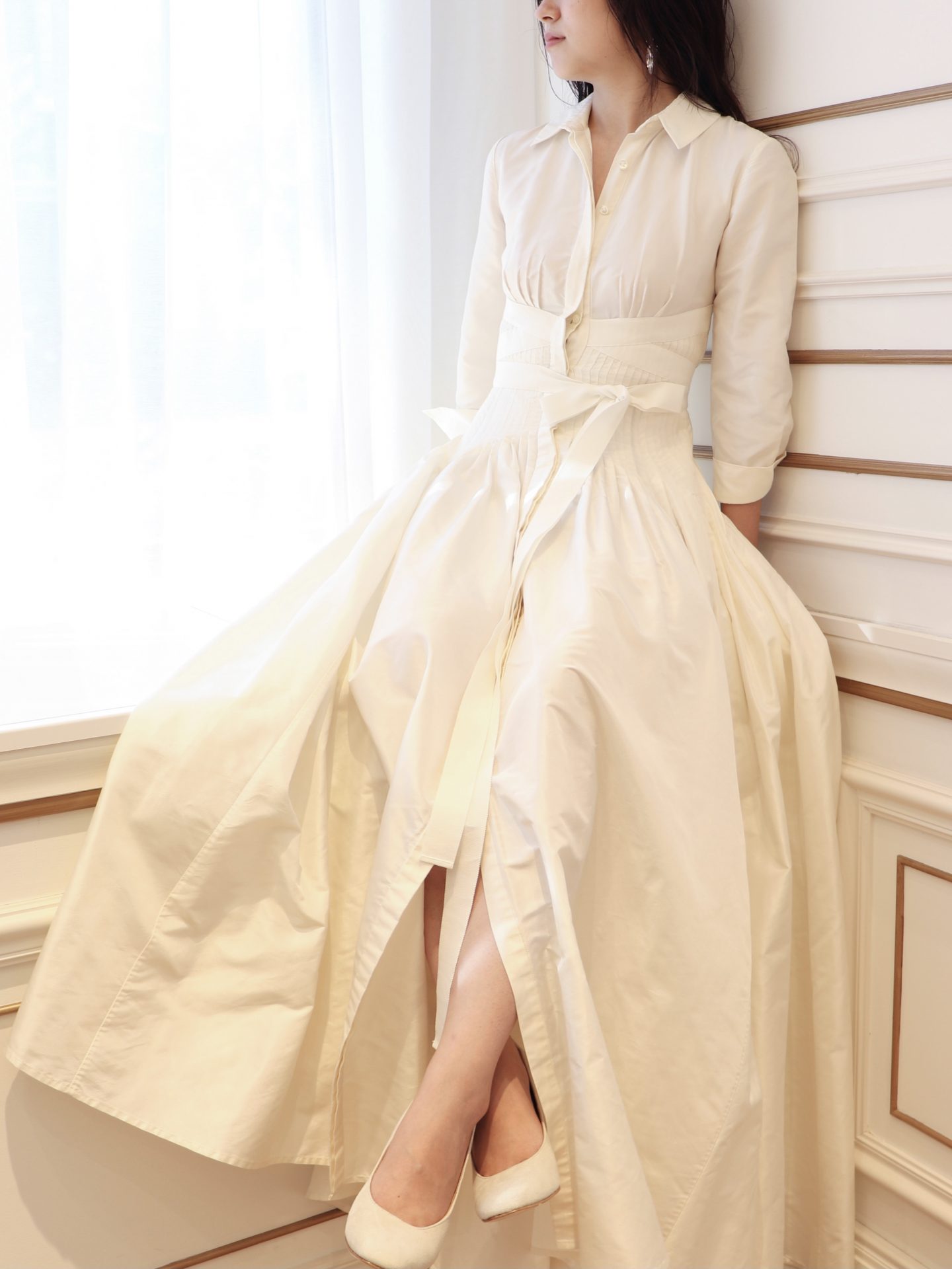 アットホームでお洒落な雰囲気の花嫁におすすめのキャロリーナヘレラのウェディングドレス