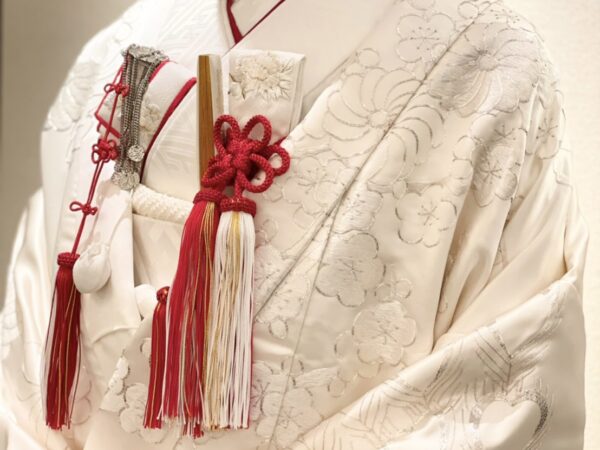 トリートドレッシング神戸店より桜の刺繍が美しいトリートオリジナル白無垢のご紹介