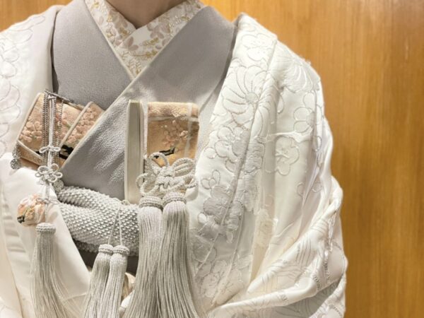 トリートドレッシング神戸店より刺繍が美しいトリートオリジナル白無垢のコーディネートのご紹介