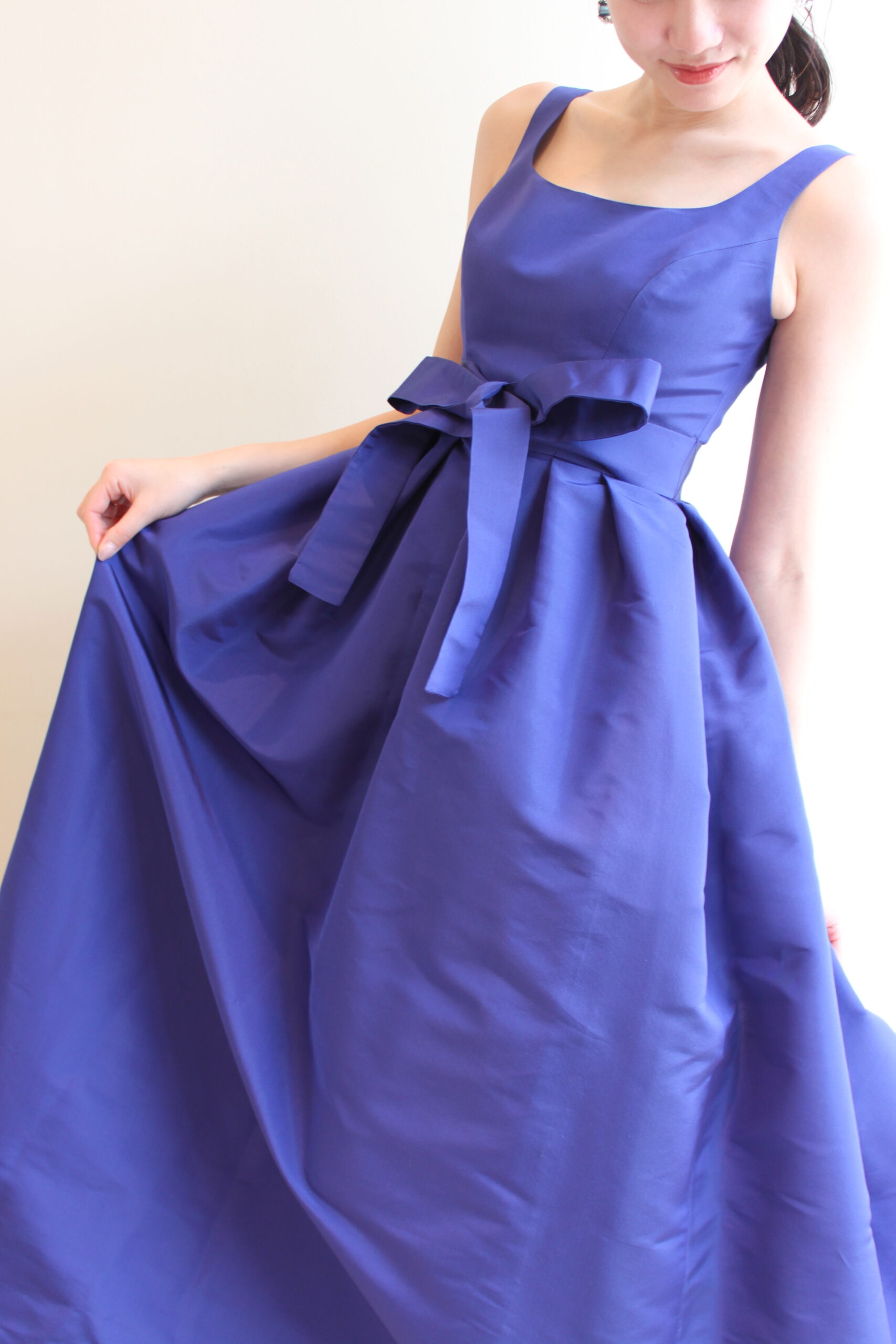 ブルーのカラードレスのご紹介～Monique Lhuillier（モニーク ルイリエ