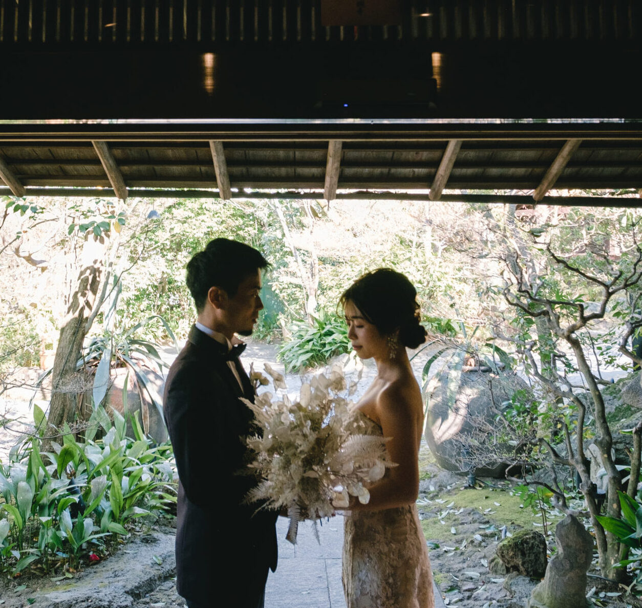 京都エリアで前撮りや結婚式を検討されている新郎新婦にオススメの京都の和装と洋装前撮りのご紹介