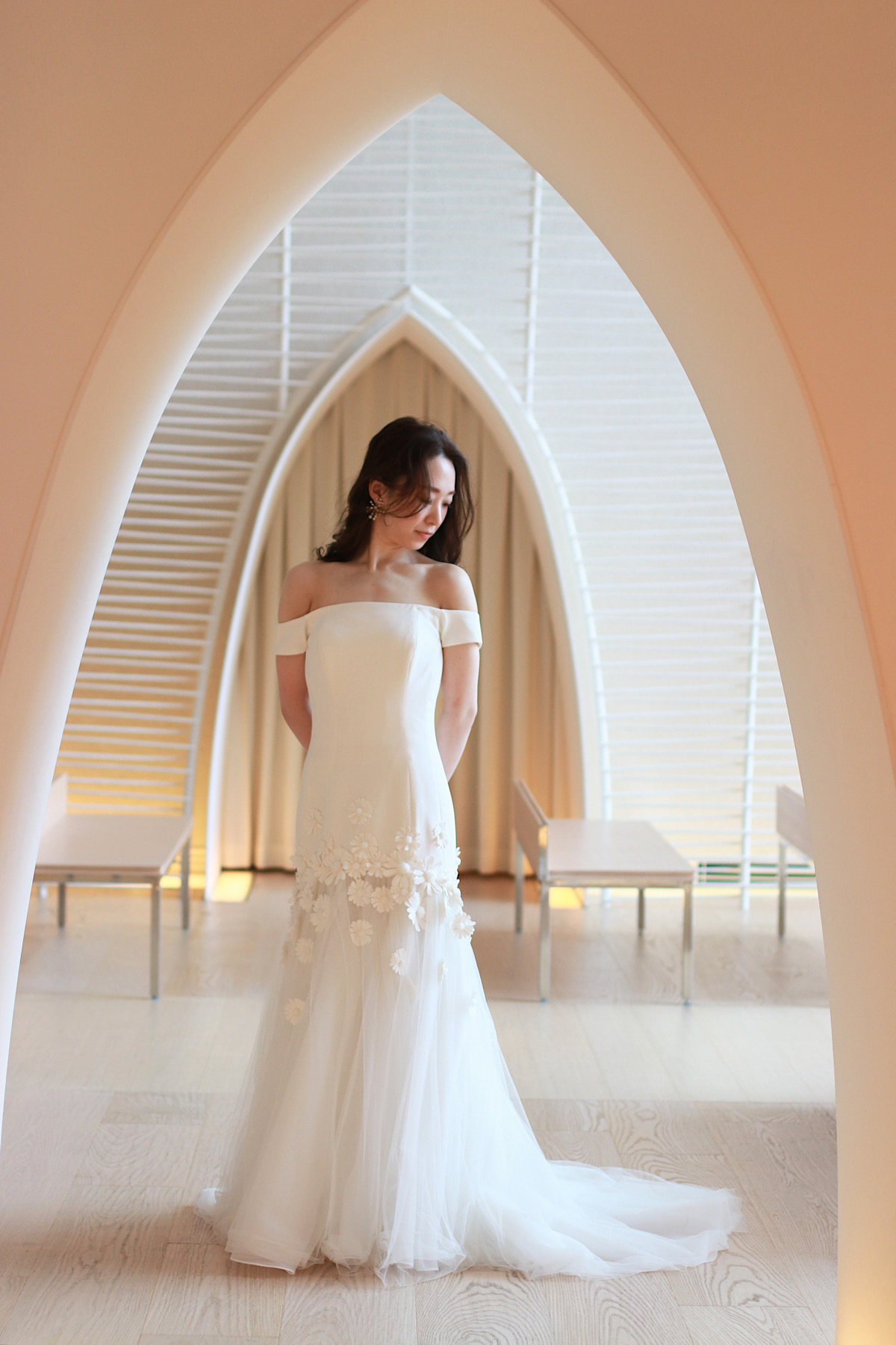 パレスホテル東京のチャペルでの前撮りにおすすめのウェディングドレスのご紹介