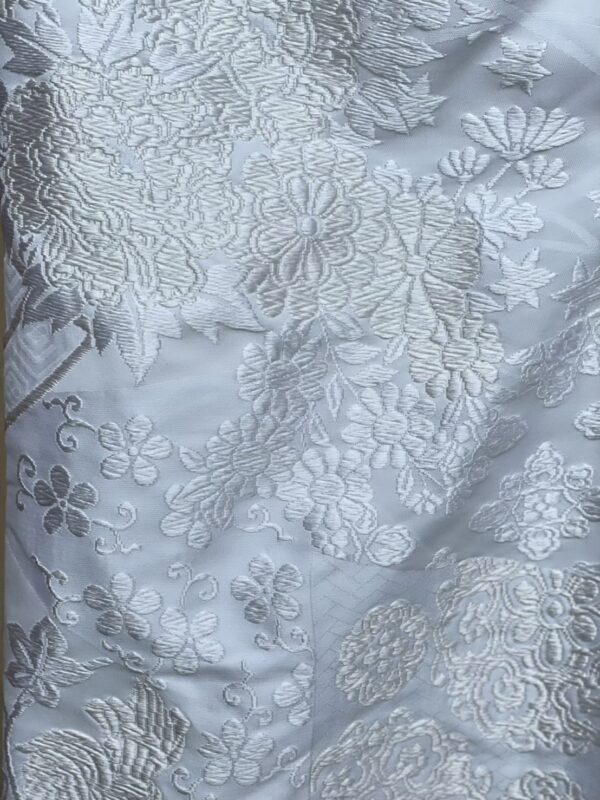 THE TREAT DRESSING (ザトリートドレッシング)神戸店より絹糸が生み出す艶やかな織りが美しい白無垢のご紹介