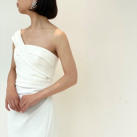 マーメイドラインが美しいアムサーラの横浜店限定新作ウェディングドレス