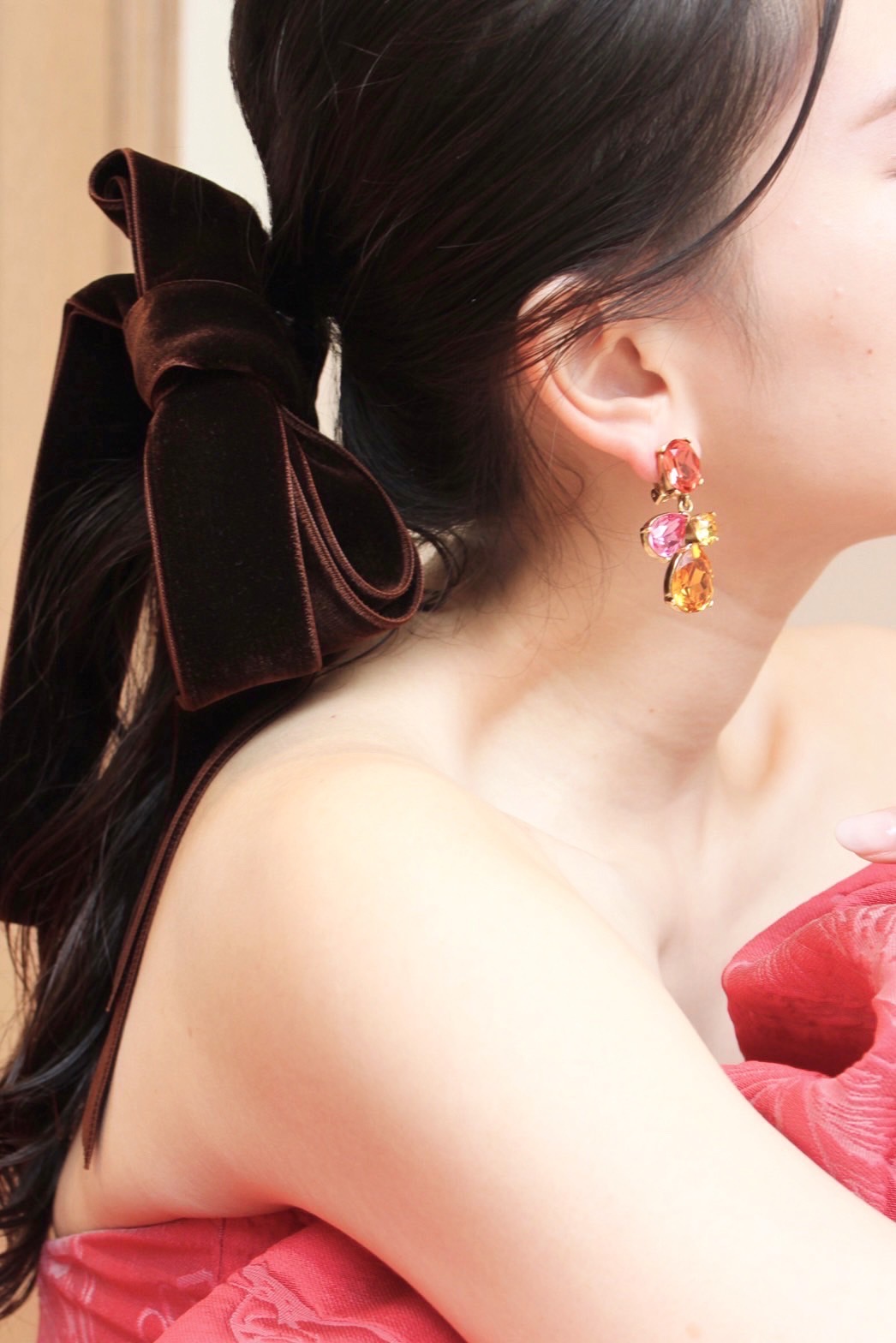 ザトリートドレッシング京都店がご紹介するオスカーデラレンタのイヤリングは色合いが可愛いイヤリング