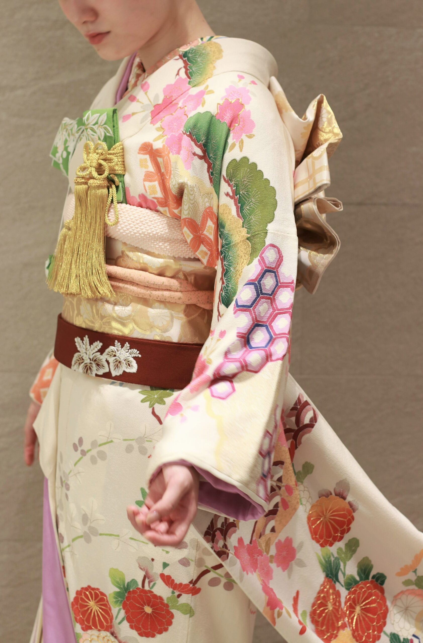本振袖はお色直しや前撮りをされる、東京エリアの花嫁におすすめです
