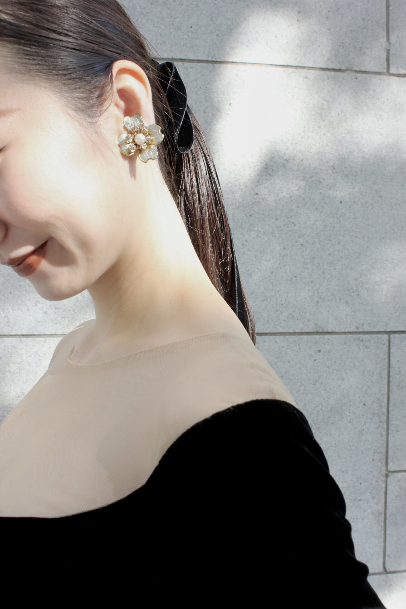 秋冬におすすめなブラックカラーのカラードレスに合わせたお色直しのヘアメイクコーディネート