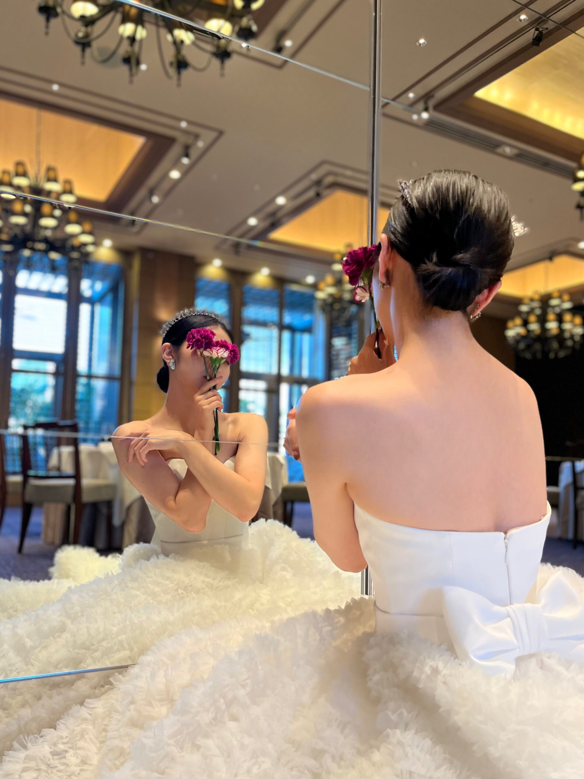 オリエンタルホテル神戸でお式を挙げられるOHK花嫁にお勧めの人と被らないファッショナブルなウェディングドレス