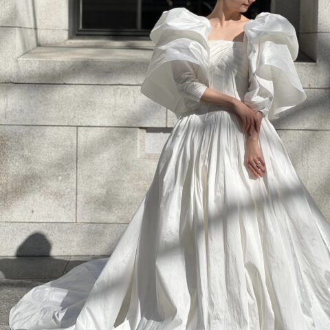 トレンドに敏感なザトリートドレッシングの花嫁におすすめのアムサーラのプリンセスラインの4WAY新作ウェディングドレスのご紹介