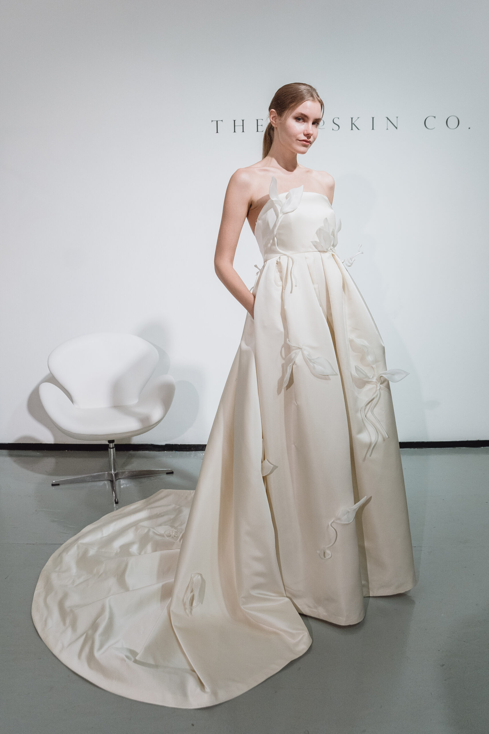 ウェディングドレス (WEDDING DRESS )- ザ トリート ドレッシング ウェディングドレス (WEDDING DRESS )- ザ トリート ドレッシング