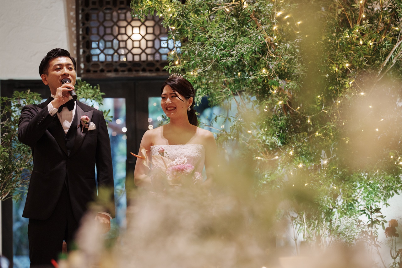 緑と自然を感じられ、大人数の結婚式が可能なザ ルイガンズのザ グランド ガーデンでは、カジュアルでおしゃれな結婚式が叶います