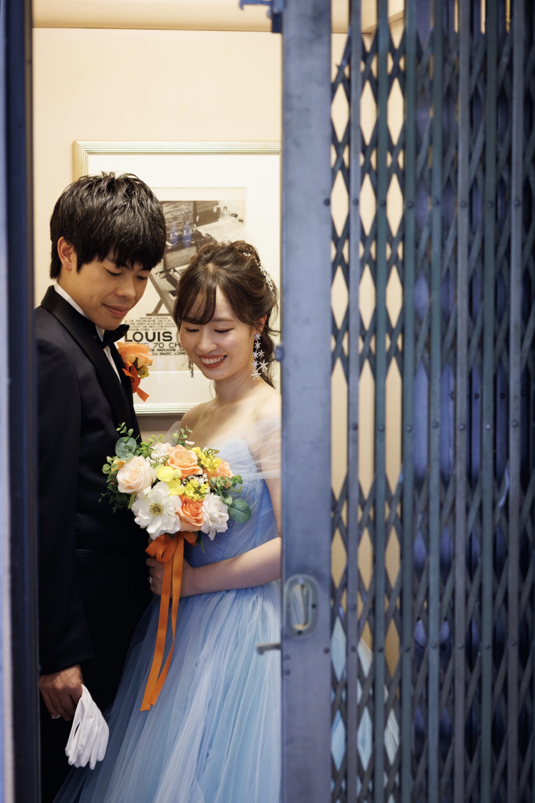 レトロな洋館の結婚式場フォーチュンガーデン京都におすすめのライトブルーのリームアクラのカラードレス
