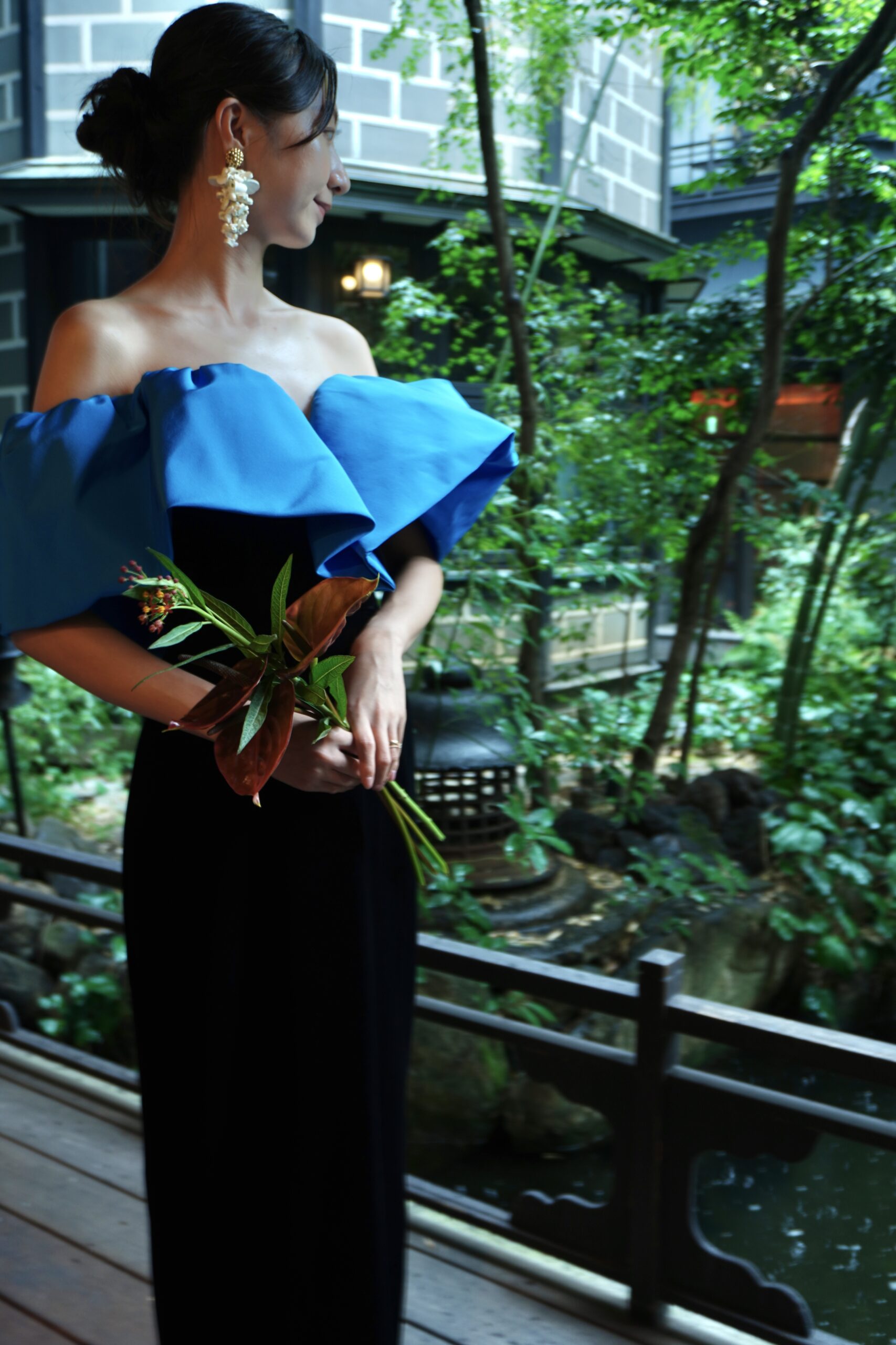 トリートドレッシング名古屋店が名古屋エリアの花嫁におすすめする、モニークルイリエの新作のブラックカラードレス