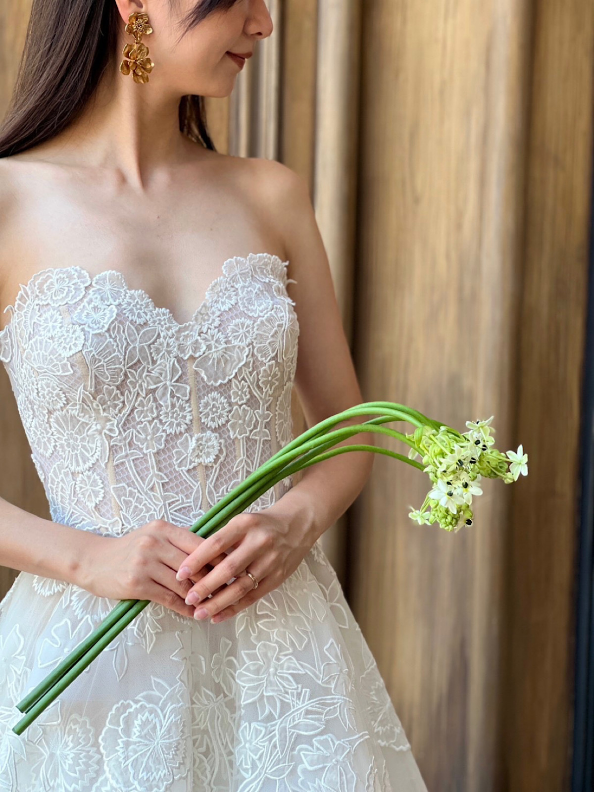 名古屋エリアの結婚式場で、アットホームな結婚式を叶えたいお洒落花嫁におすすめのAラインのウェディングドレス