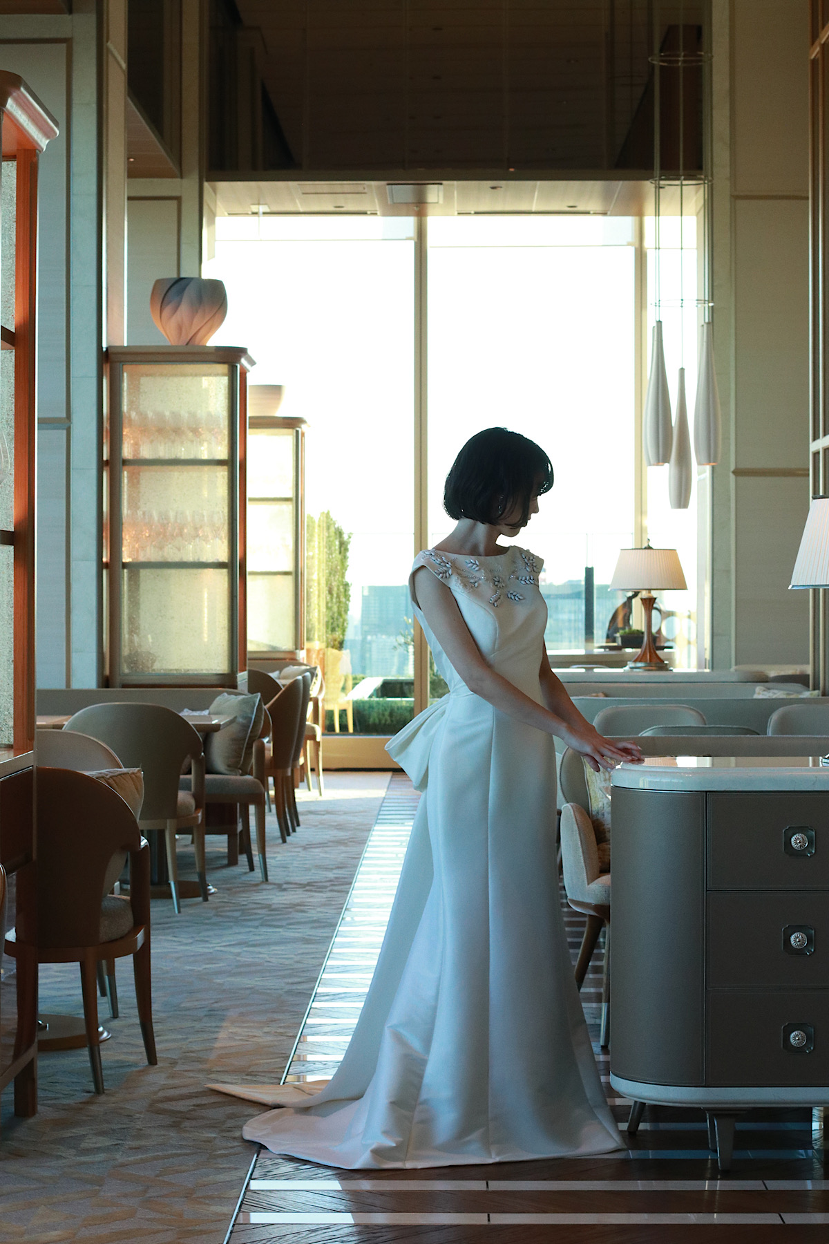 VIKTOR&ROLF MARIAGE（ヴィクター アンド ロルフ マリアージュ）の人気なマーメイドラインのウェディングドレスはラグジュアリーなフォーシーズンズホテル東京大手町の洗練された空間に映えます