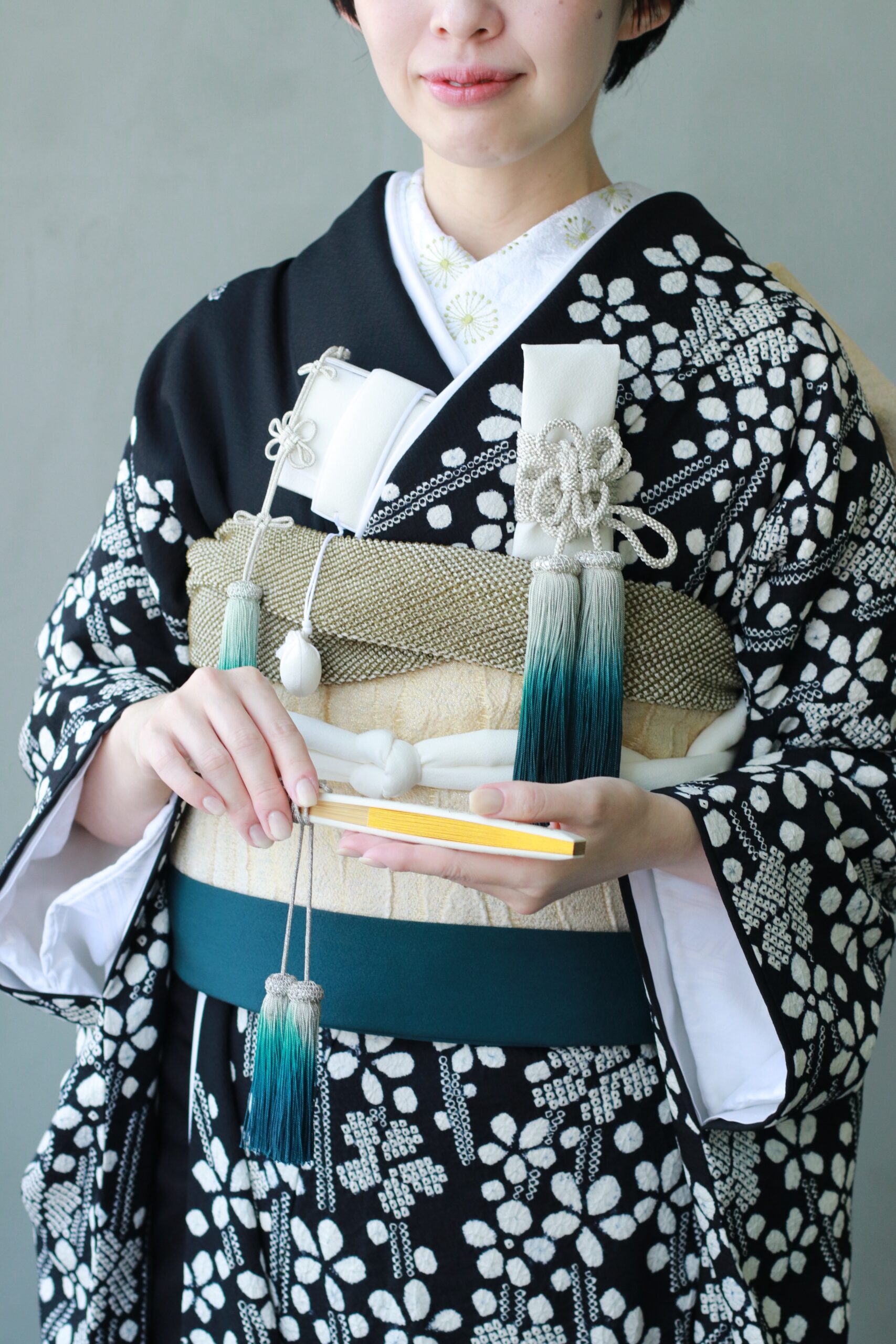 東京で人気のドレスショップTHE TREAT DRESSINGで人気の新作本振袖は和装コーディネートを楽しんでいただけます