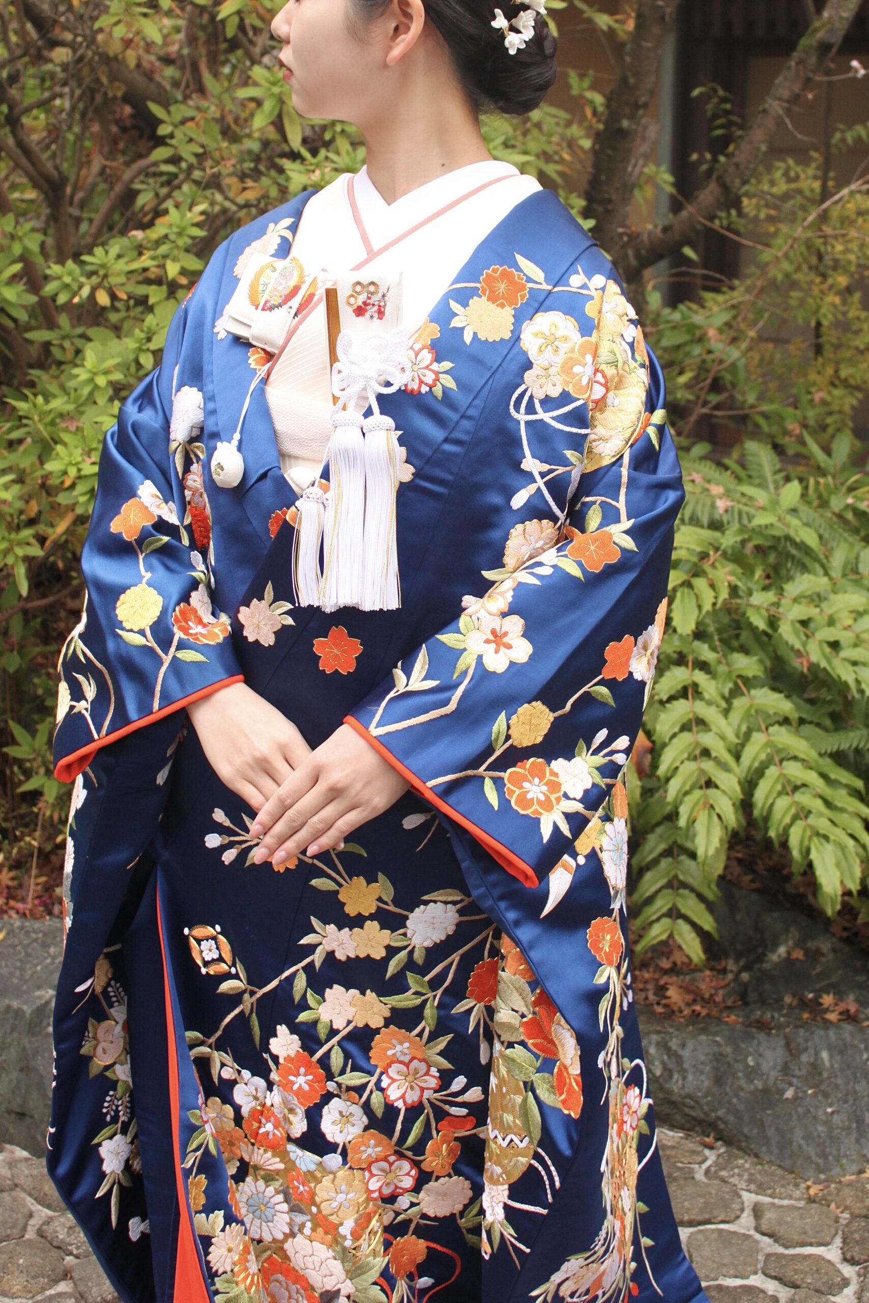 京都エリアにおすすめの鮮やかな青の新作色打掛です