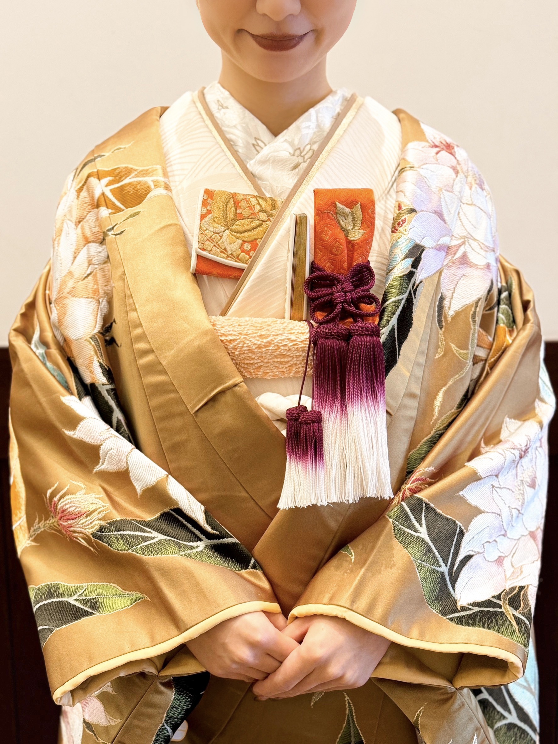 東海・名古屋エリアの結婚式会場にぴったりの刺繍が美しい色打掛は春夏の季節にオススメでTHE TREAT DRESSING 名古屋店にてお取り扱いしております