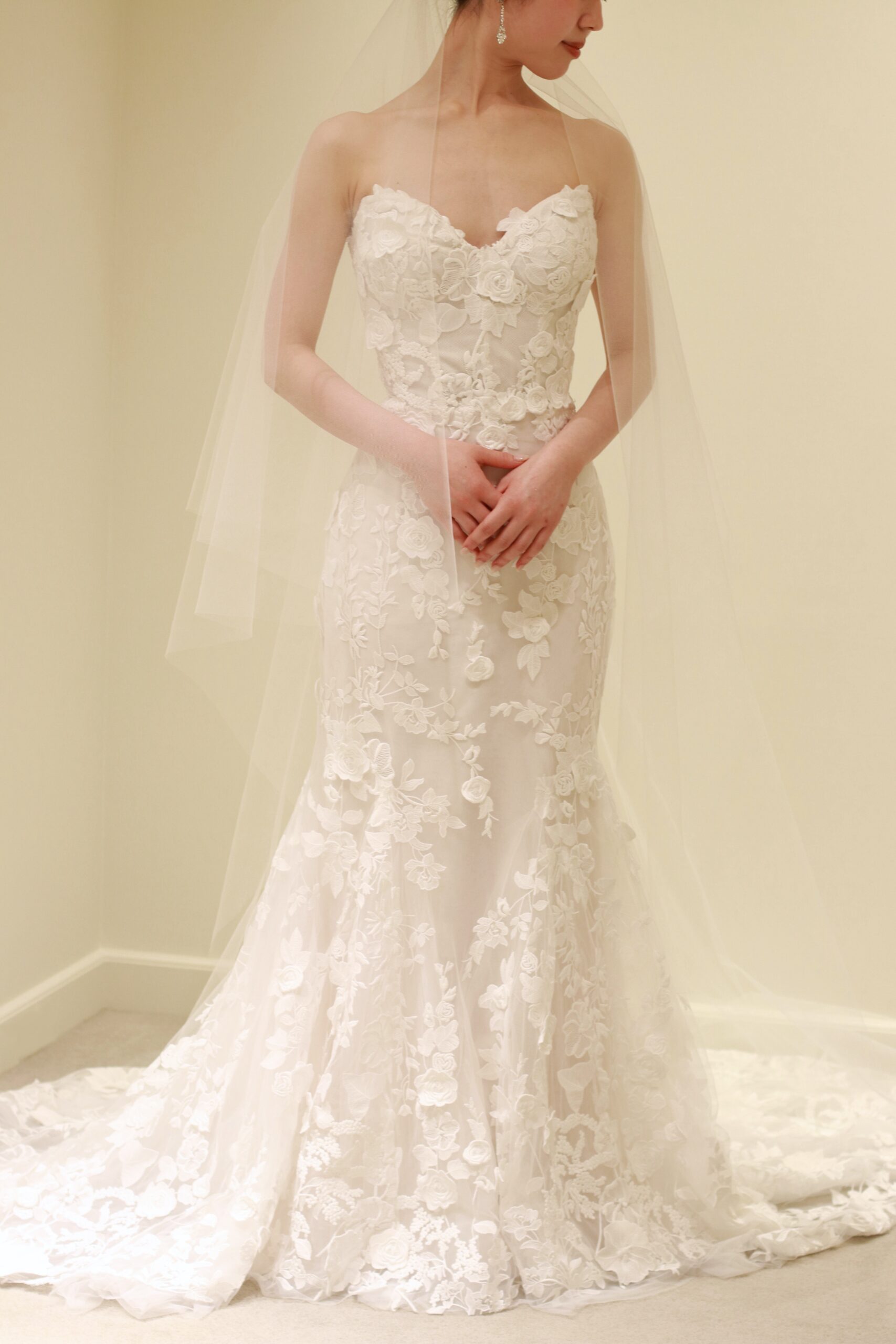 Monique Lhuillier(モニーク ルイリエ)のマーメイドラインの新作 
