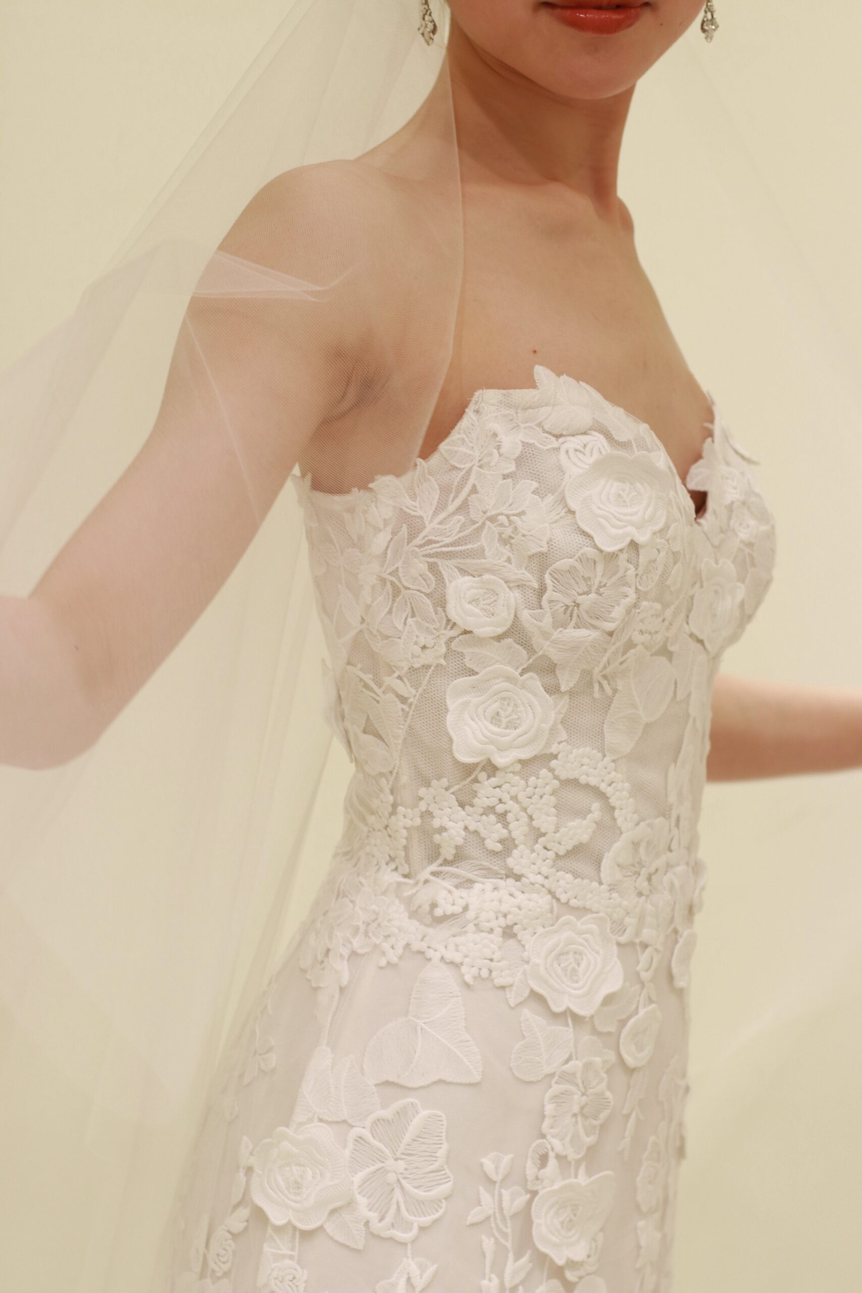 Monique Lhuillier(モニーク ルイリエ)のマーメイドラインの新作 