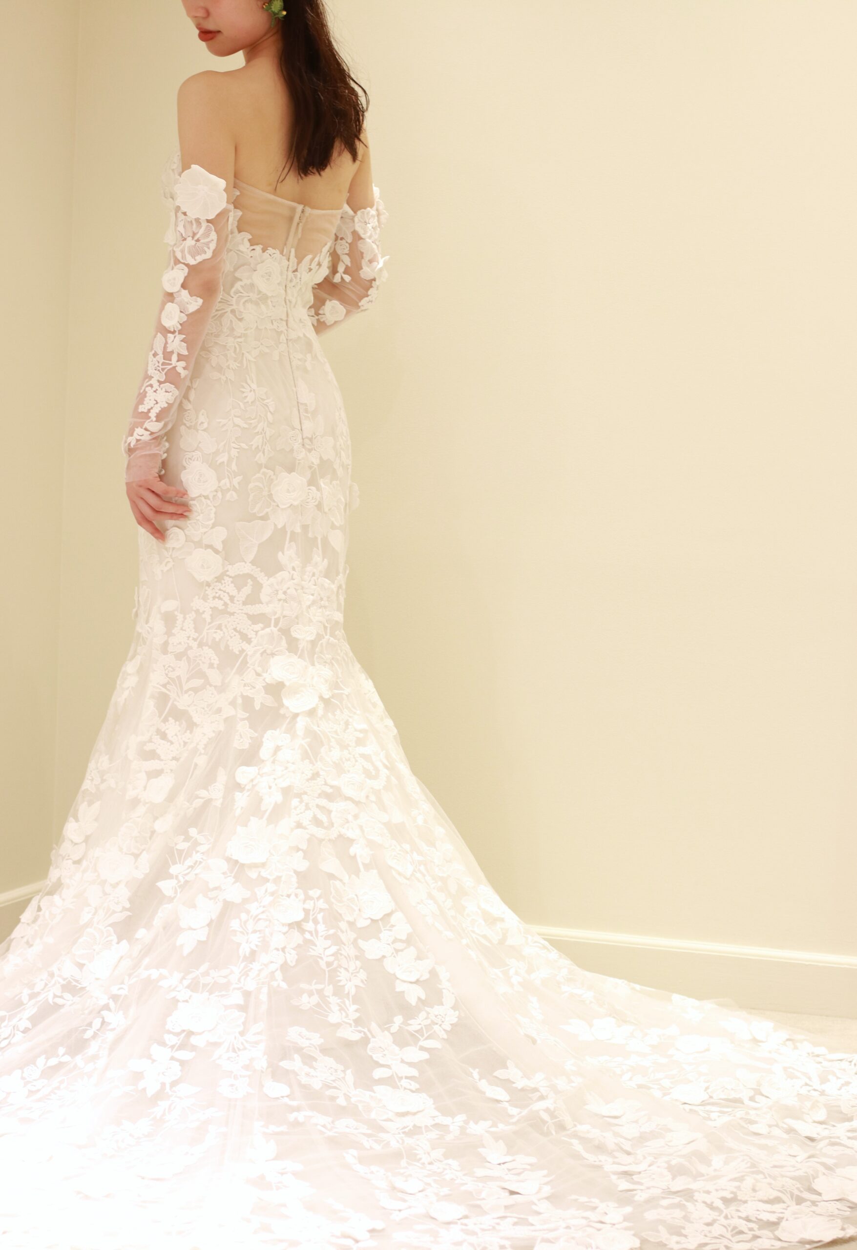 Monique Lhuillier(モニーク ルイリエ)のマーメイドラインの新作 